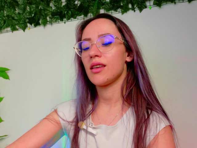 NicoleIris's BongaCams show and profile