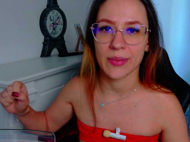 NicoleIris's BongaCams show and profile