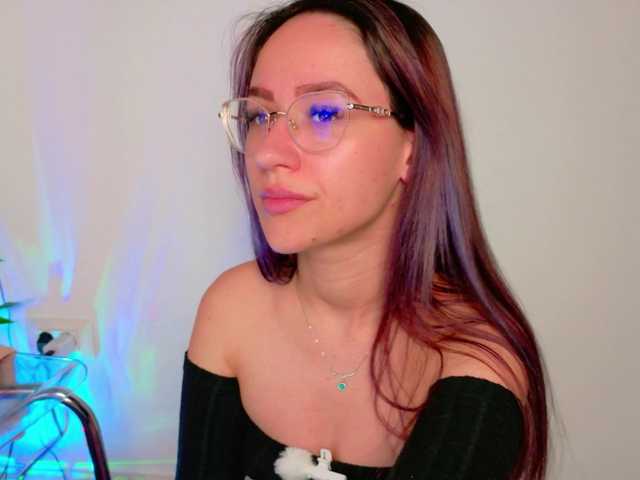 NicoleIris's BongaCams show and profile