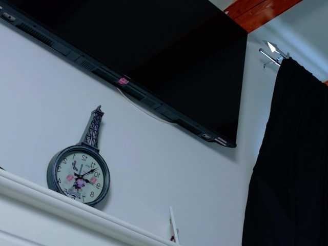 NicoleIris's BongaCams show and profile