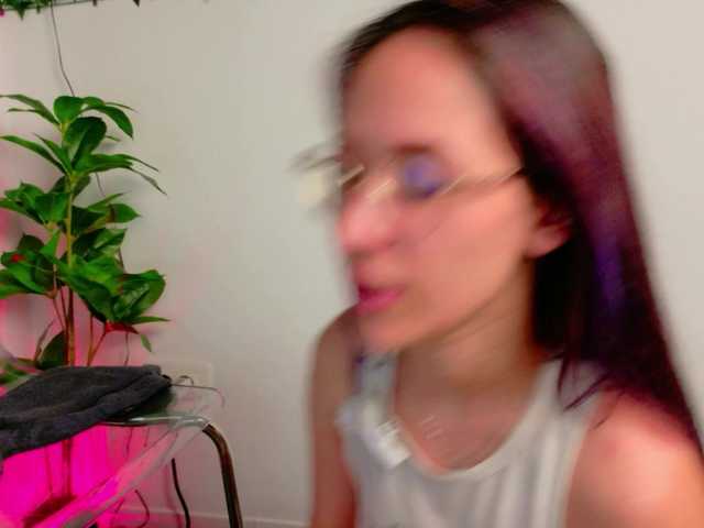 NicoleIris live cam profile