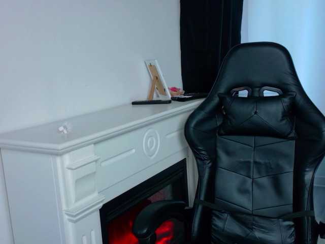 NicoleIris's BongaCams show and profile