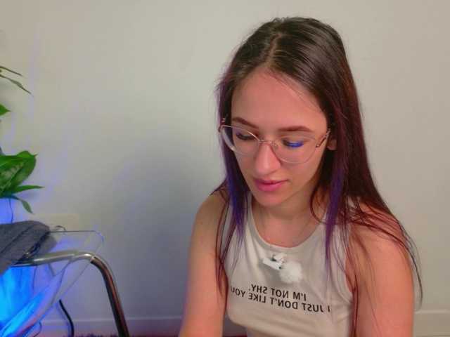 NicoleIris's BongaCams show and profile