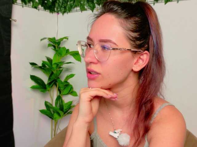 NicoleIris's BongaCams show and profile