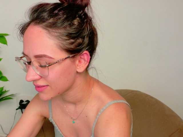 NicoleIris's BongaCams show and profile