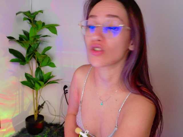 NicoleIris's BongaCams show and profile