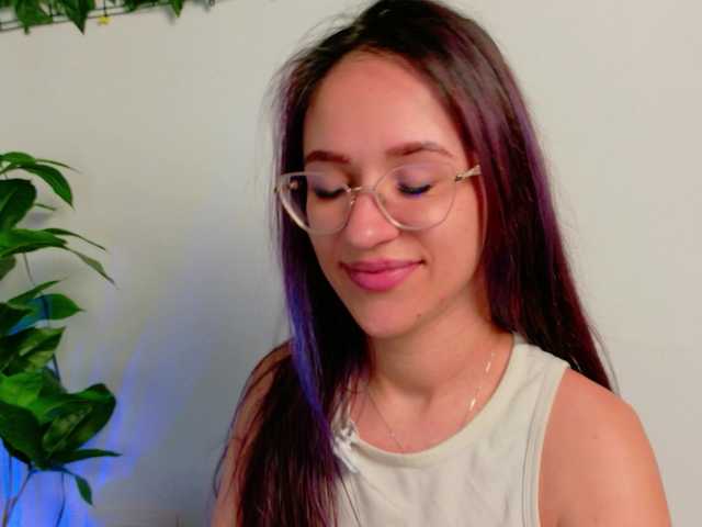 NicoleIris's BongaCams show and profile