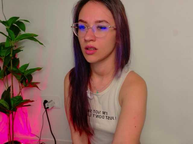 NicoleIris's BongaCams show and profile