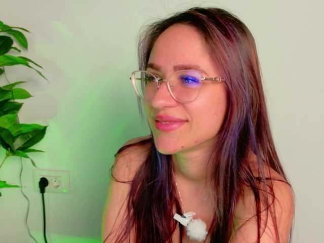 NicoleIris's BongaCams show and profile