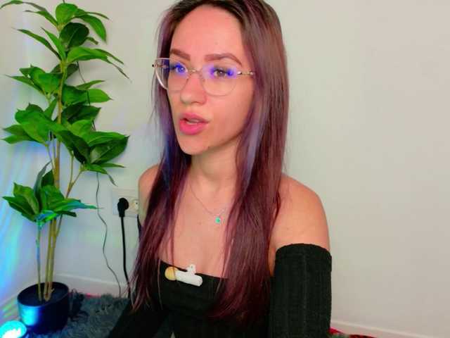NicoleIris's BongaCams show and profile