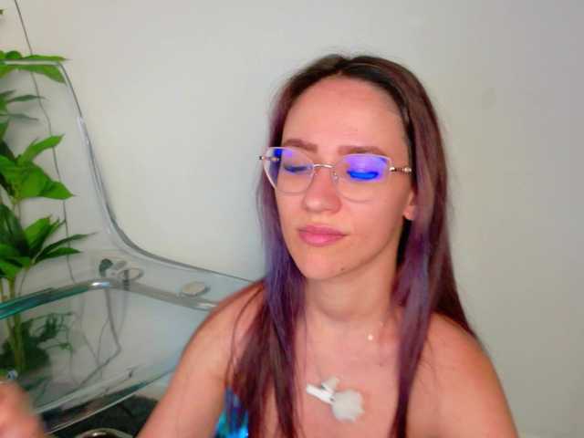 NicoleIris's BongaCams show and profile