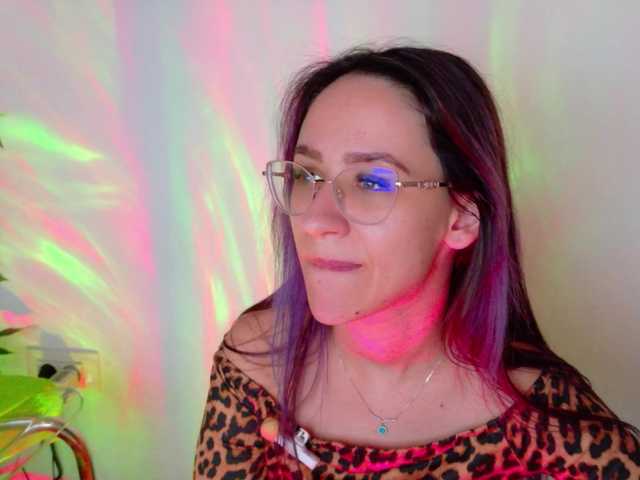 NicoleIris's BongaCams show and profile