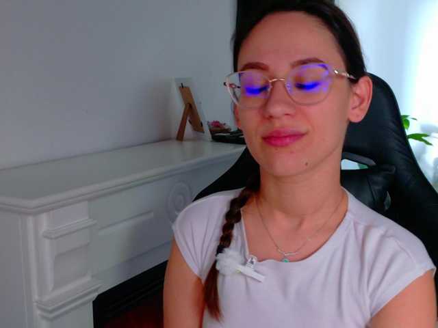 NicoleIris's BongaCams show and profile