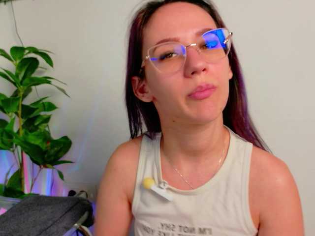 NicoleIris's BongaCams show and profile