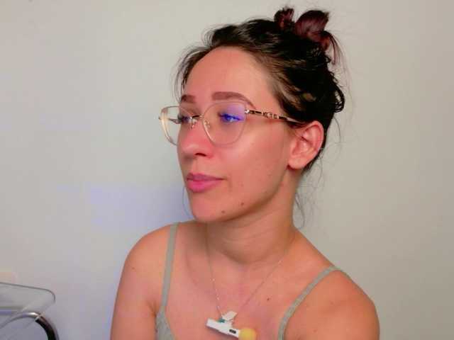 NicoleIris's BongaCams show and profile