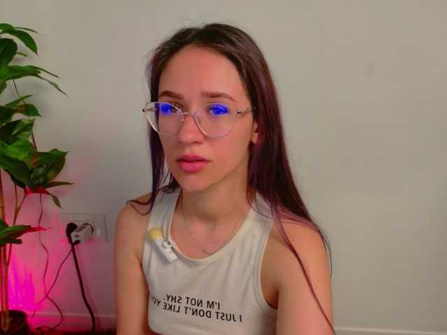 NicoleIris's BongaCams show and profile