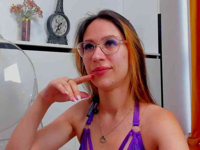 NicoleIris webcam