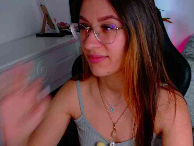 NicoleIris webcam