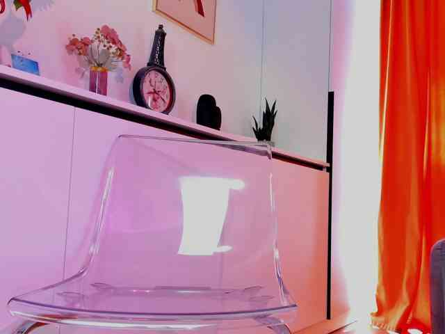 NicoleIris webcam