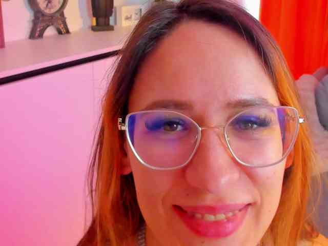 NicoleIris webcam