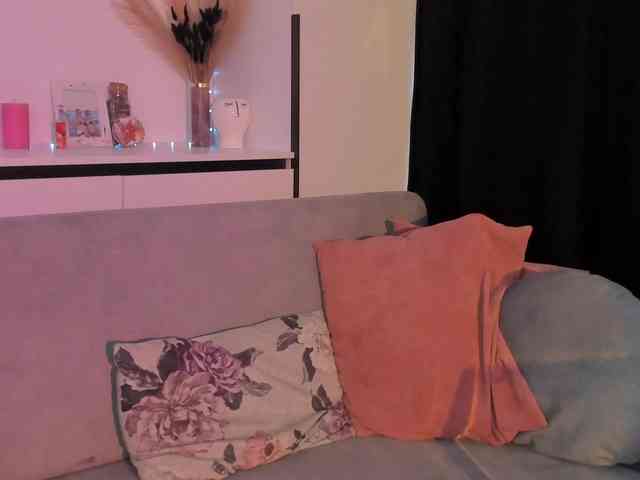 NicoleIris webcam