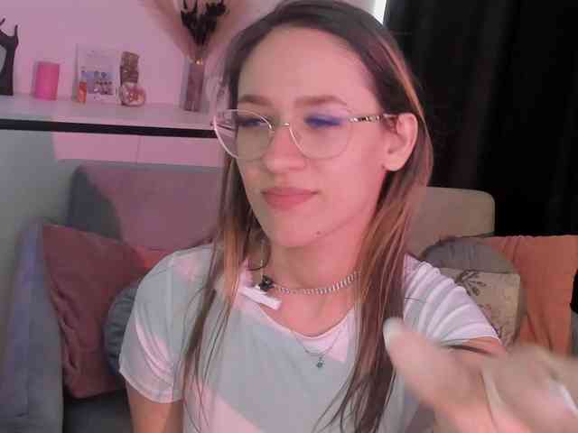 NicoleIris webcam