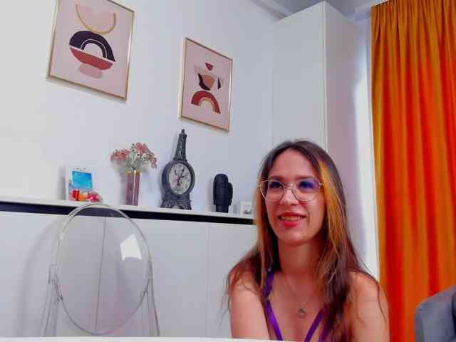 NicoleIris webcam