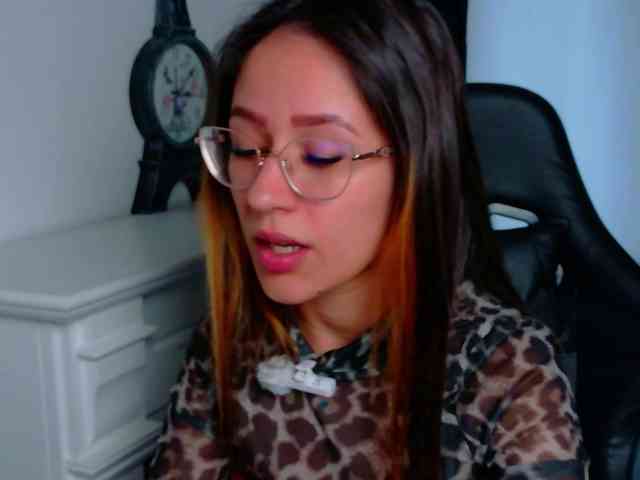 NicoleIris webcam