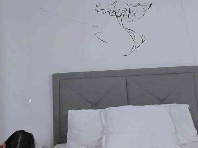 NicoleIris webcam