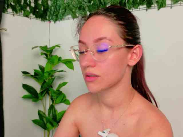 NicoleIris Live Webcam on BongaCams