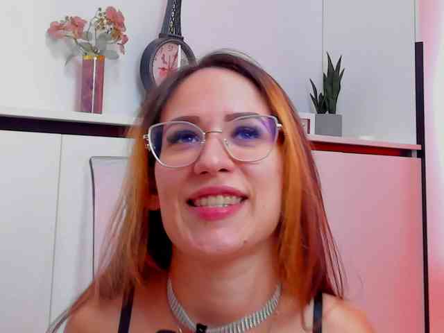 NicoleIris webcam
