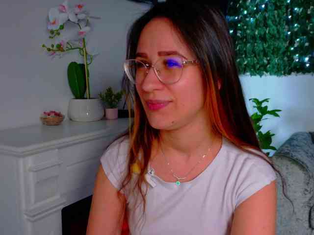 NicoleIris Live Webcam on BongaCams