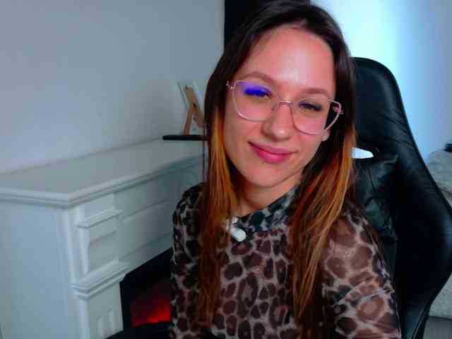 NicoleIris webcam