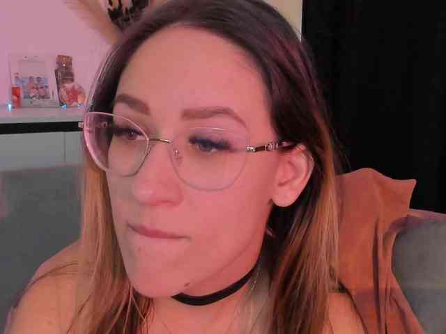 NicoleIris webcam