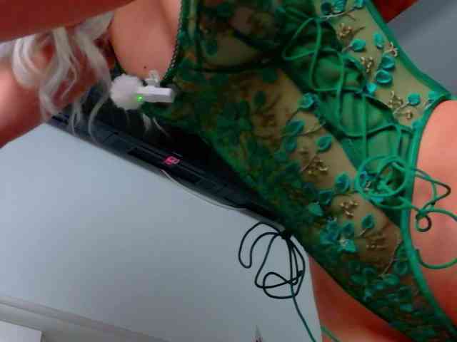 NicoleIris NicoleIris