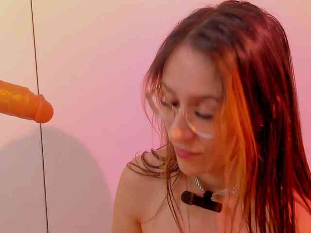 NicoleIris webcam