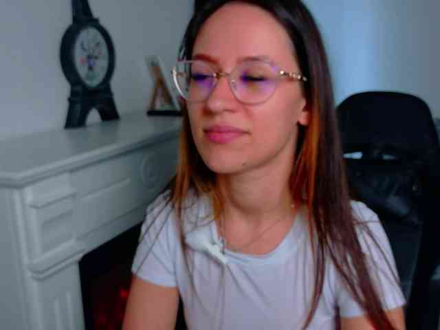 NicoleIris webcam