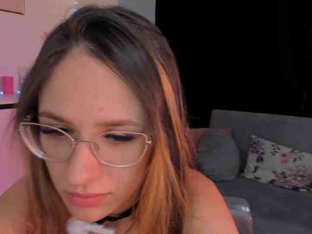 NicoleIris webcam