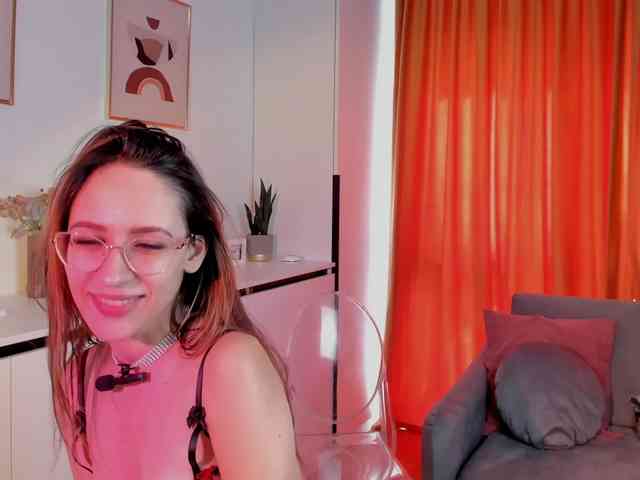 NicoleIris webcam