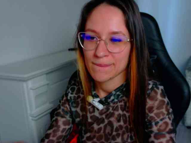 NicoleIris webcam