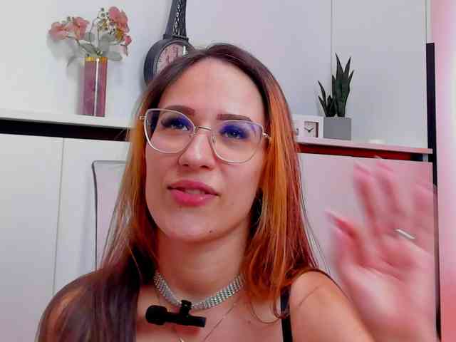 NicoleIris webcam