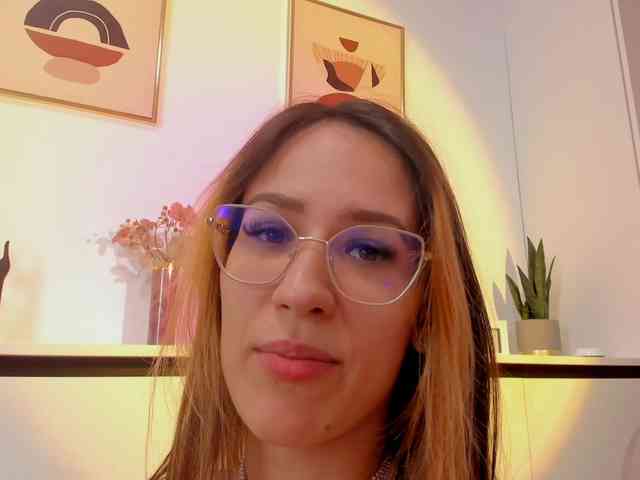 NicoleIris webcam