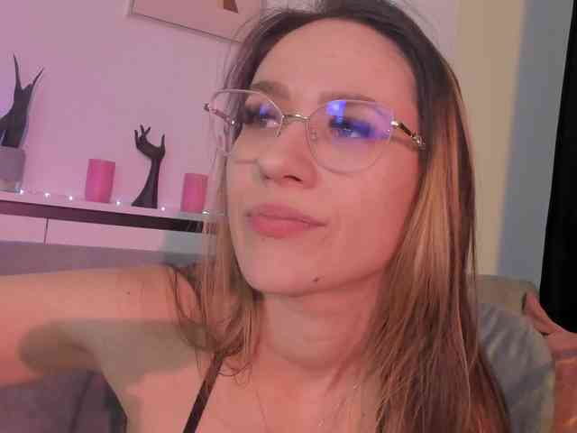 NicoleIris webcam