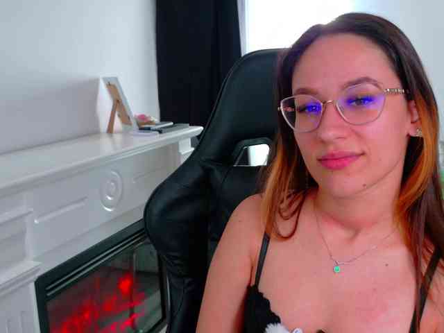 NicoleIris webcam