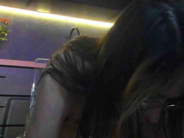 NicoleIris webcam