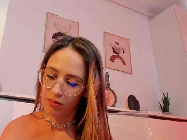 NicoleIris webcam