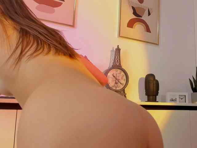 NicoleIris webcam