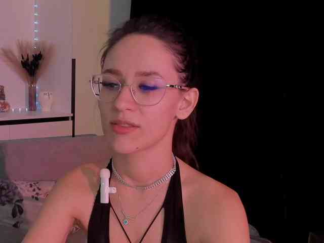 NicoleIris webcam