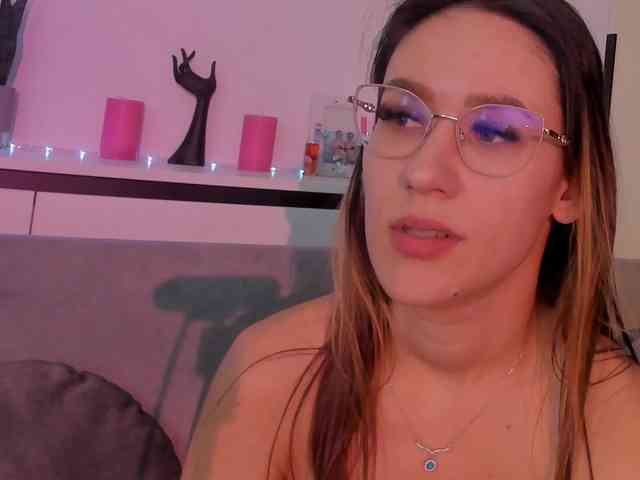 NicoleIris webcam