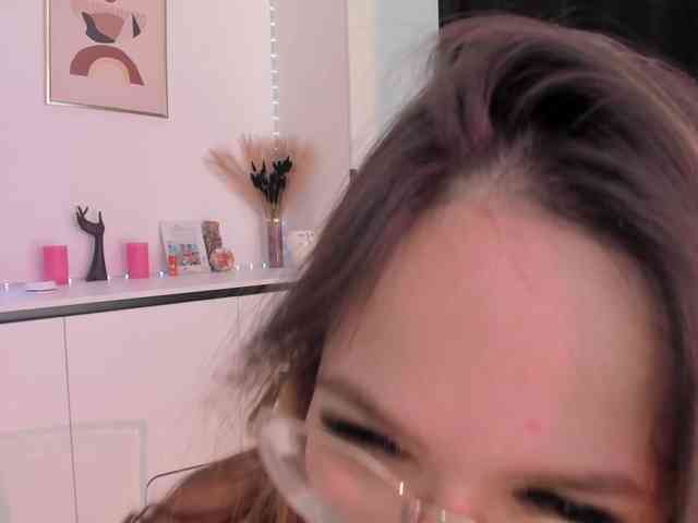 NicoleIris webcam